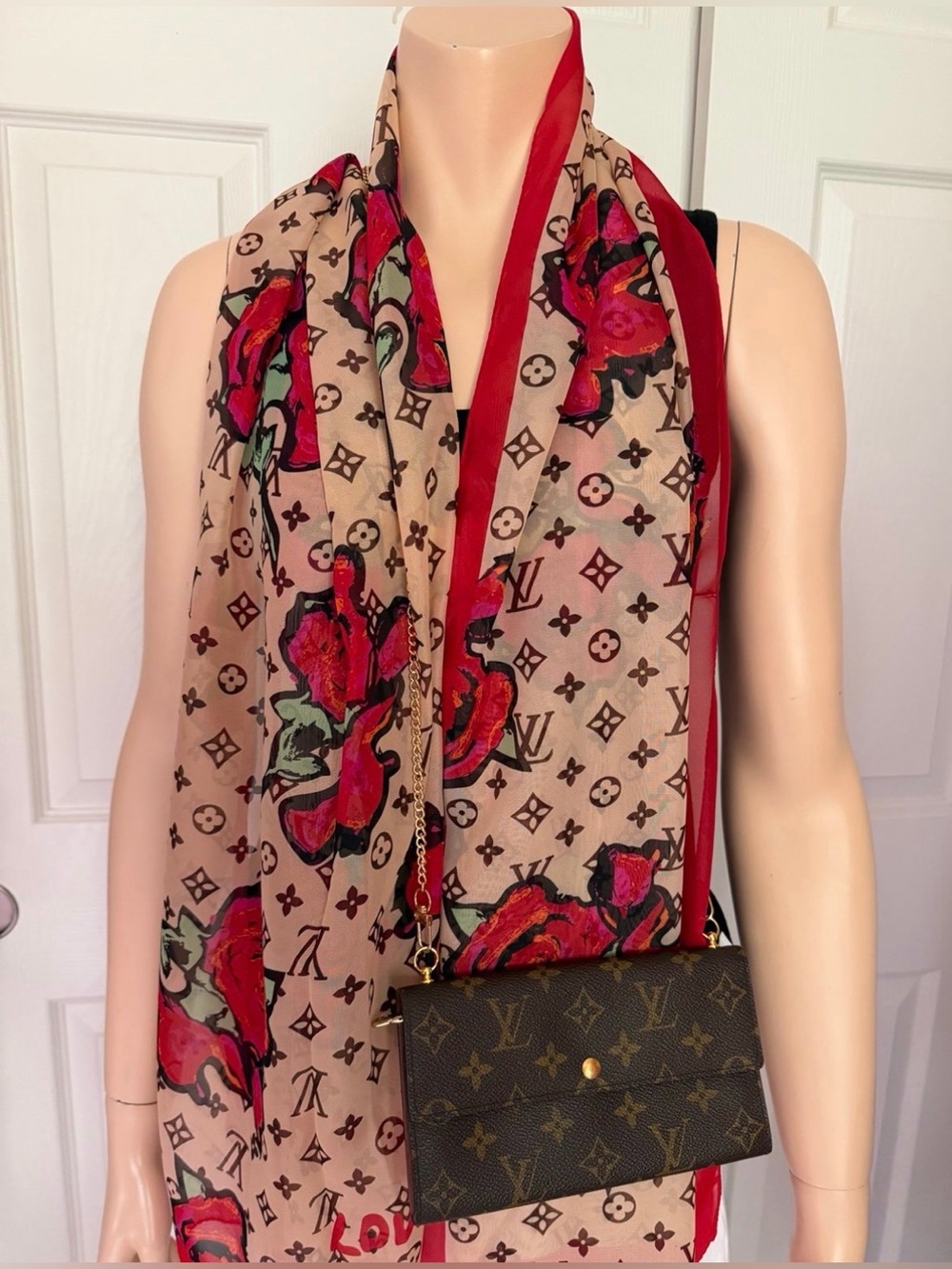 Louis Vuitton Vintage Monogram Long Wallet on Chain - Picture 4 of 12